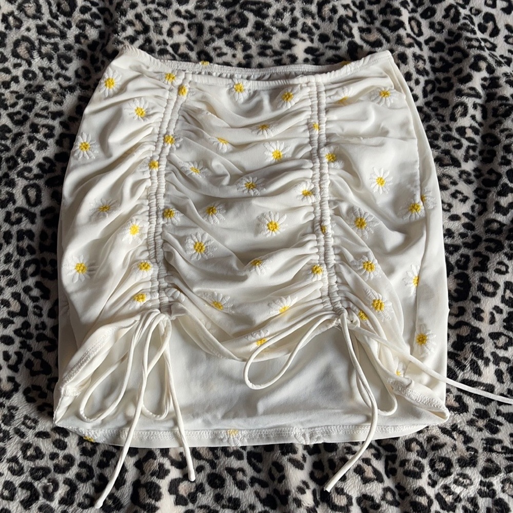 Princess Polly Daisy chain mini skirt🌻